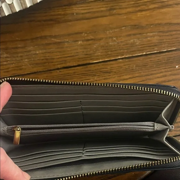 Fossil wallet - Picture 3 of 4